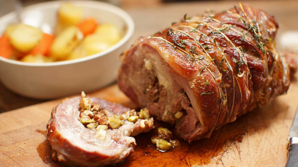 Orientalisch gefüllte Lammkeule